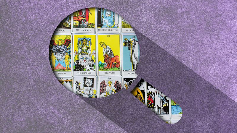 A maginifying glass silhouette shape highlights a pile of tarot cards on a lilac background 